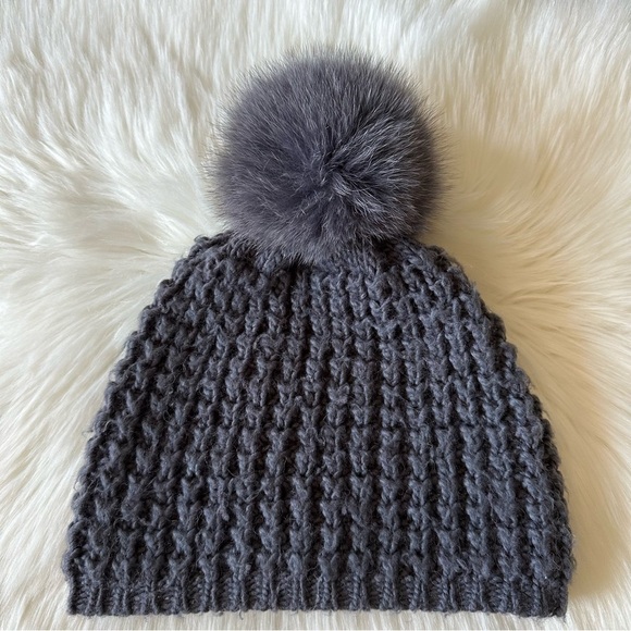 Kyi Kyi Beanie Hat Fox Fur Pom Pom - Picture 2 of 7